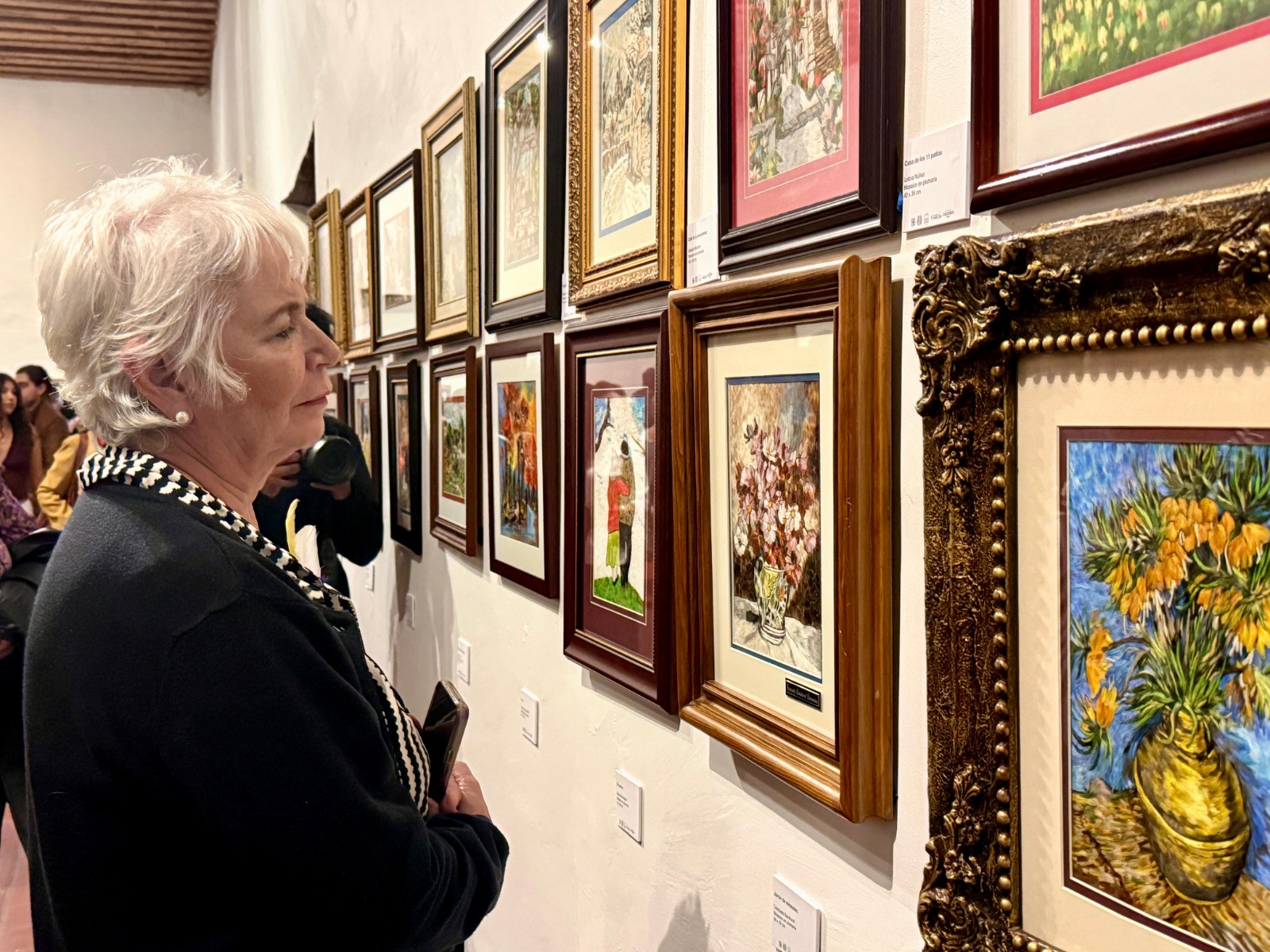 Inaugura exposición “Ecos del Arte Plumaria” en el Museo del Estado